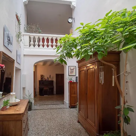 Chez Nathalie Et Etienne Bed & Breakfast *
